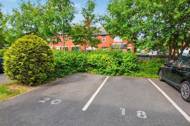 2 bed Apartment for sale Image 11