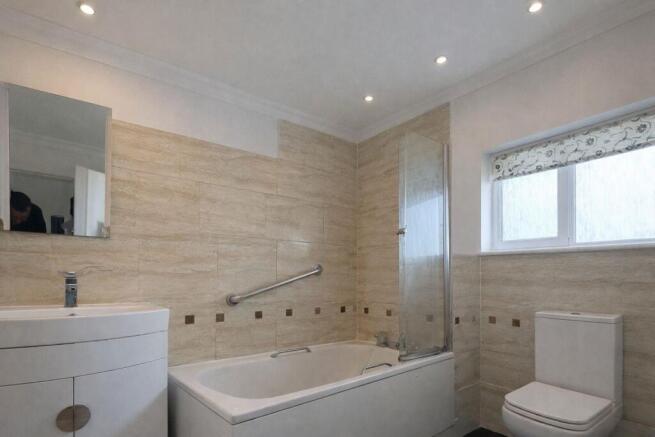 Canning Town, E16, 2 bedroom Flat For Sale by Barr