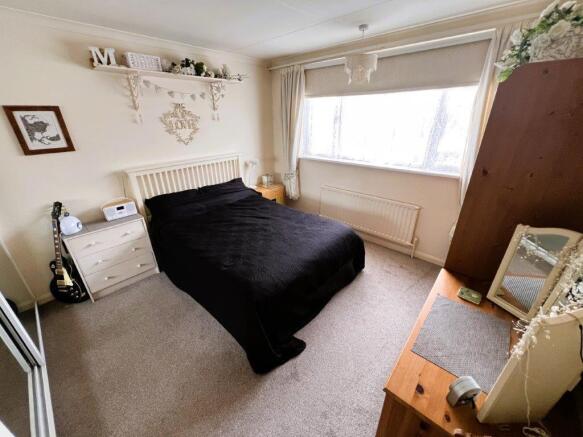 bed 1.jpg