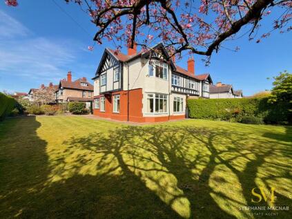 Carrs Crescent, Formby, Liverpool, L37