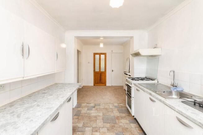 2 bed Semi-Detached to rent Image 4