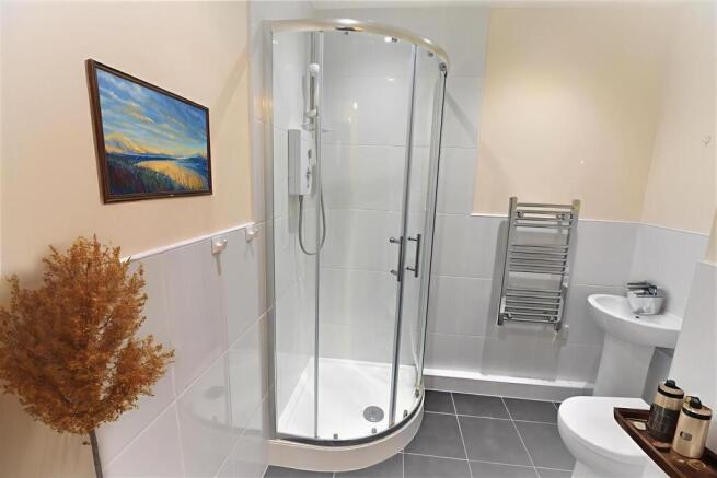 4 - Bathroom - Standard - 2.jpg