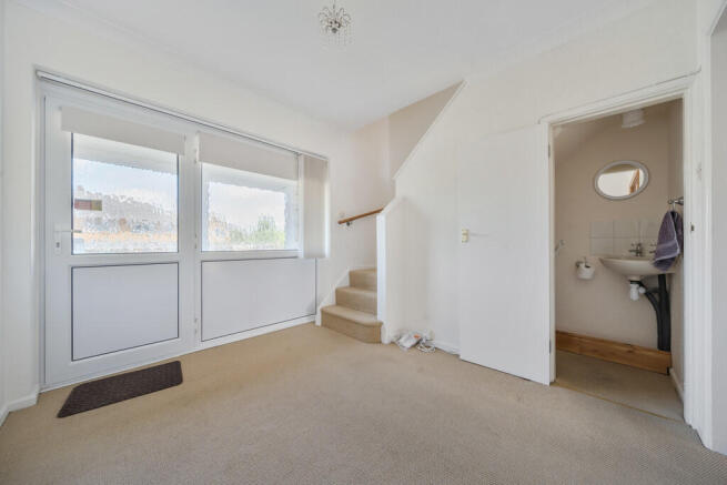 1305591-9-6852a3f...