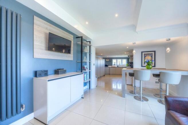 4 bed Detached for sale Image 12