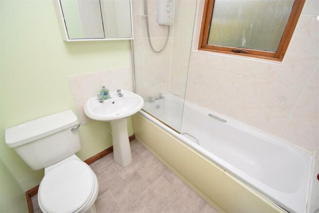 BATHROOM.JPG