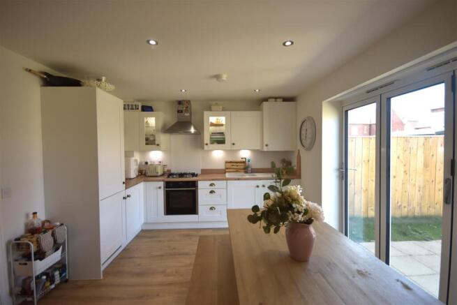 3 bed Semi-Detached for sale Image 5