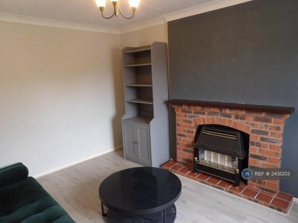 Lounge & Fireplace