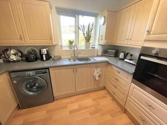 6 Chestnut Court ...