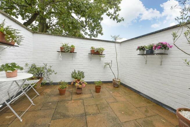 4-giggs-hill-court-20a-giggs-hill-road-0014.jpg