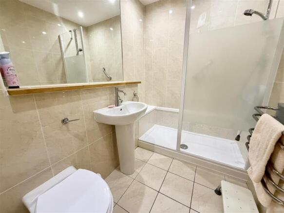 1 bed Flat for sale Image 6