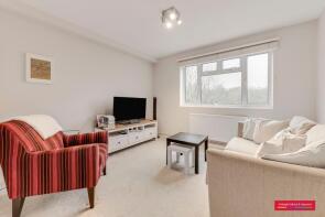 16, South Close, Hornsey, London N6 5UQ