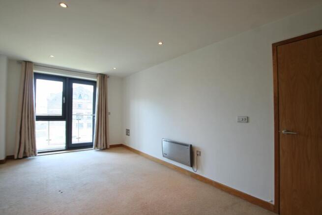 2 bed Flat to rent Image 6
