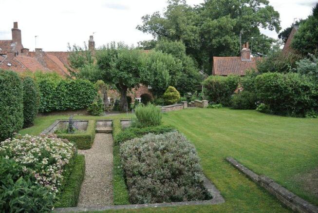 Extensive Gardens
