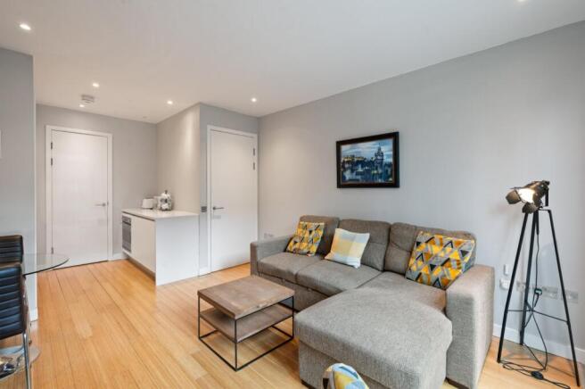 31/7 Simpson Loan, Edinburgh, EH3 photo 4