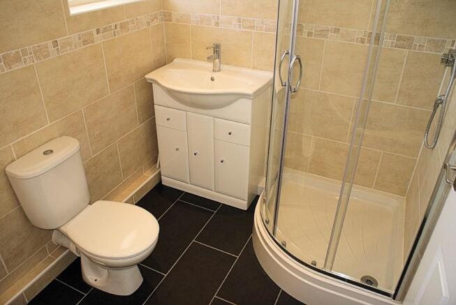 Shower/Bathroom