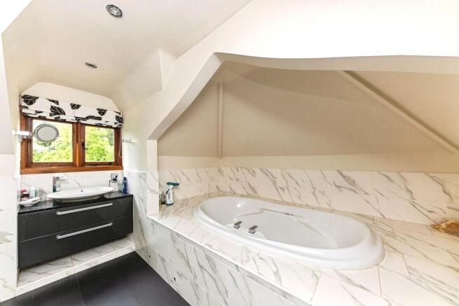 Ensuite to Bedroom One