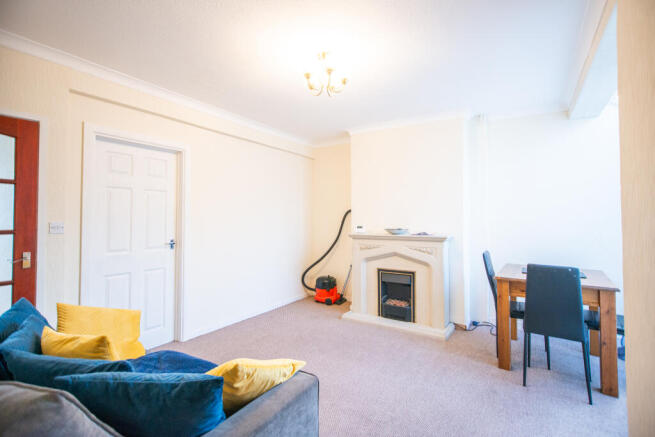 3 bed Terraced to rent Image 5