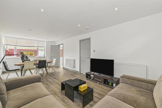 Living Room 4 .JPG