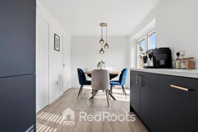 4 bed Link Detached House for sale Image 7