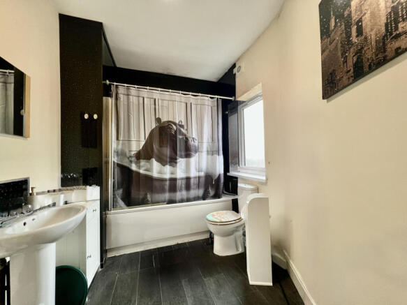 2 bed Terraced for sale Image 8
