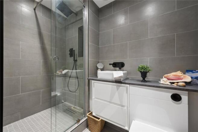 3 bed Apartment for sale Image 11