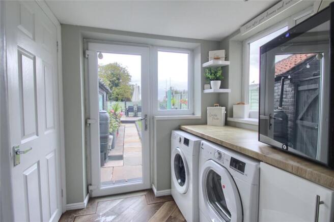 3 bed Semi-Detached for sale Image 11