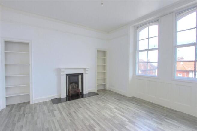 2 bed Apartment to rent Image 8