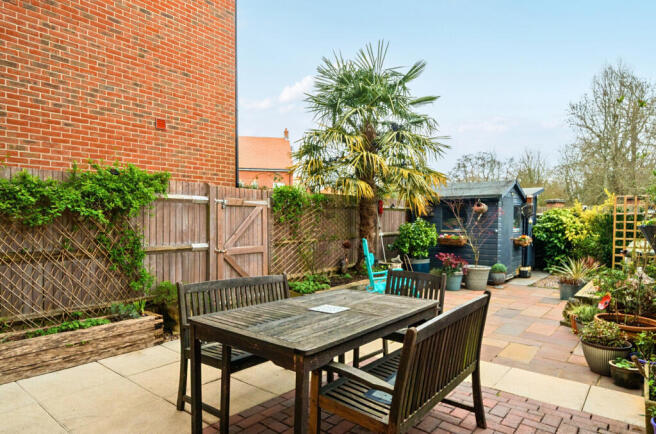 1425250-6-69b8229...