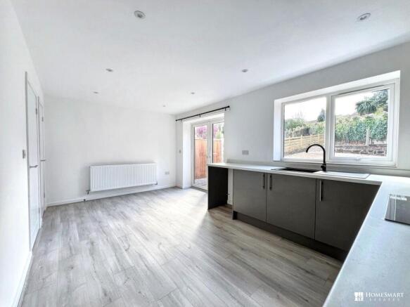 Kitchen / dining room