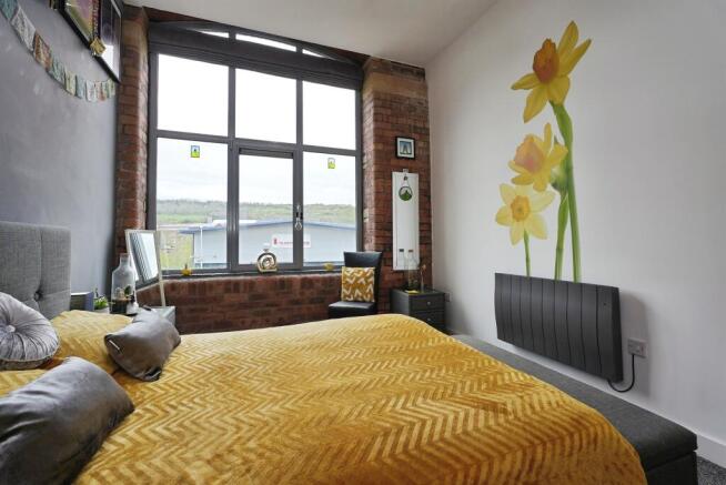 3 bed Apartment for sale Image 8
