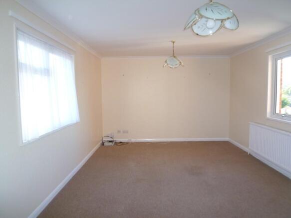 SPACIOUS LOUNGE
