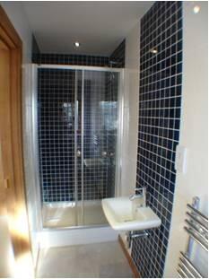 EN SUITE SHOWERROOM