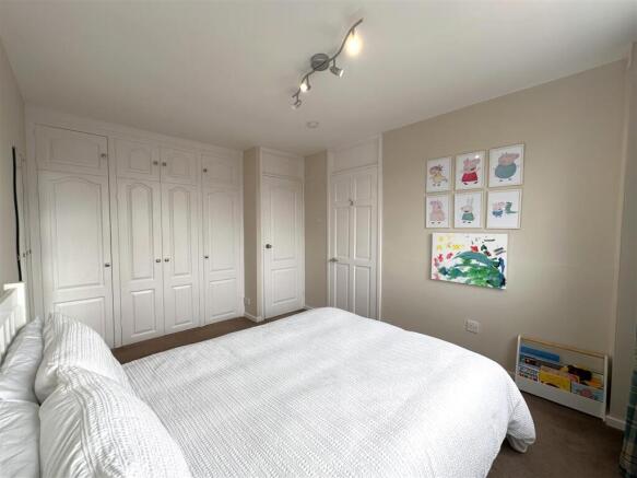 Second Bedroom With Fited Wardrobes 110