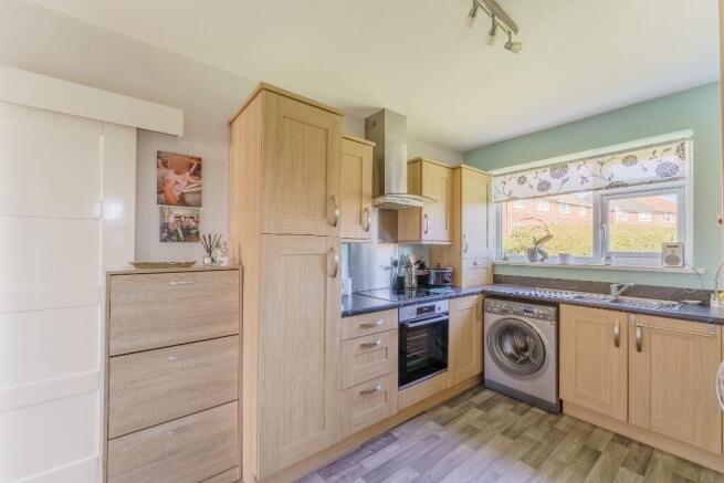 2 bed Semi-Detached Bungalow for sale Image 6