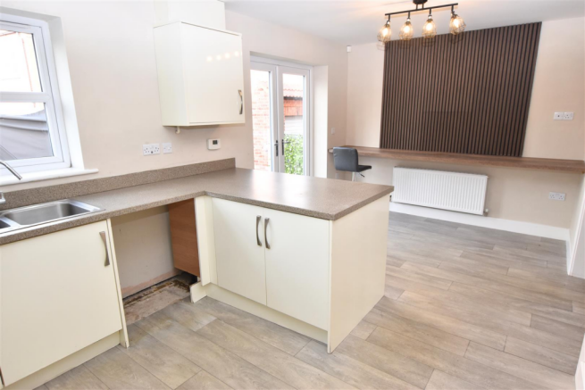 KITCHEN DINING ROOM