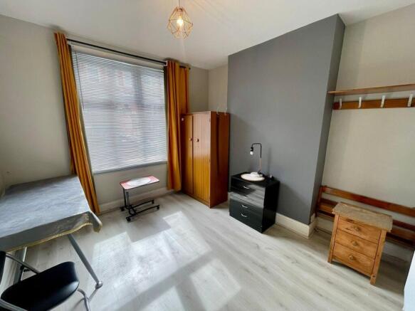 3 bed Terraced to rent Image 4