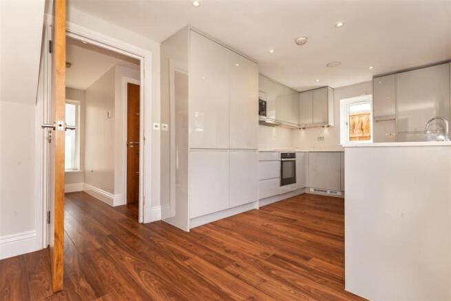 2 Abbotts Way (13).jpg