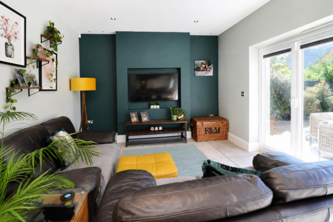 5 bed Detached for sale Image 5