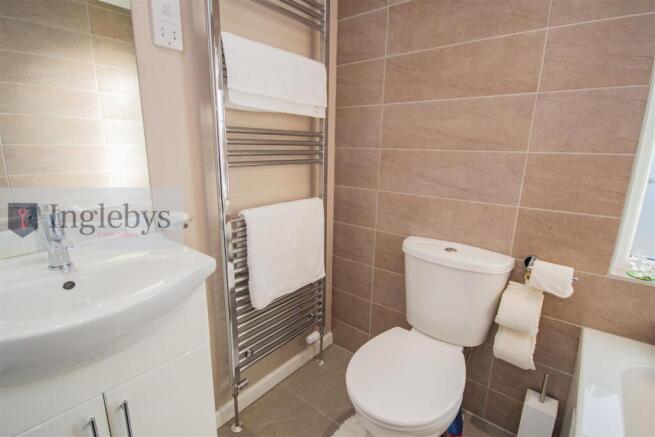 2 bed Park Home for sale Image 10
