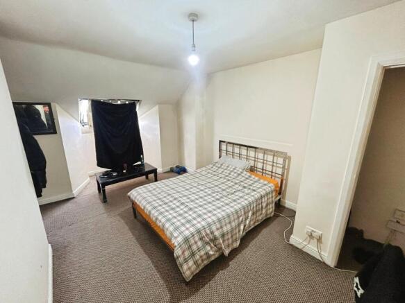 3 bed Terraced for sale Image 4