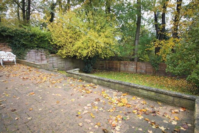 3 bed Semi-Detached Bungalow to rent Image 11