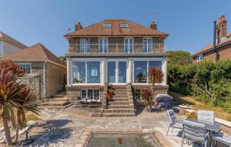 FAR REACHING VIEWS ACROSS COUNTRYSIDE AND TO CARISBROOKE CASTLE - Nodgham Lane, Carisbrooke