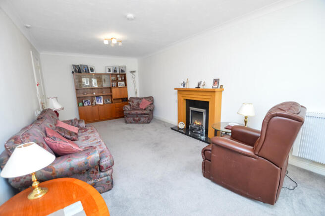 Lounge/ Dining Room