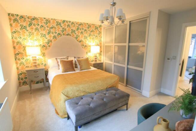 PRINCIPAL BEDROOM