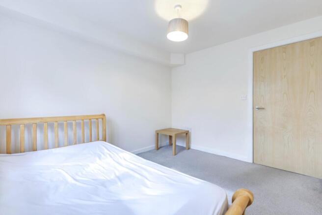 2 bed Flat for sale Image 8