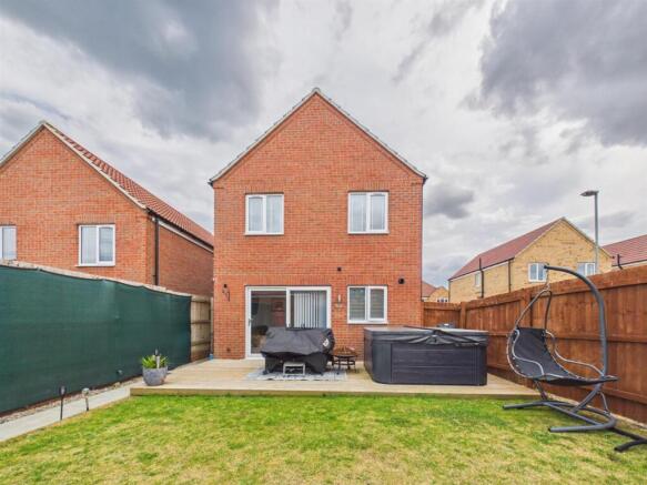 3 bed Detached for sale Image 11