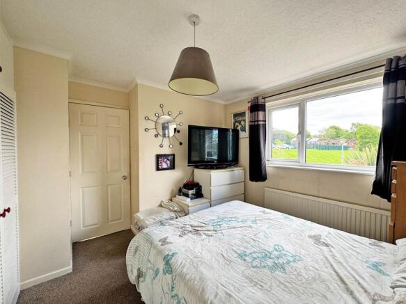 3 bed Semi-Detached for sale Image 10
