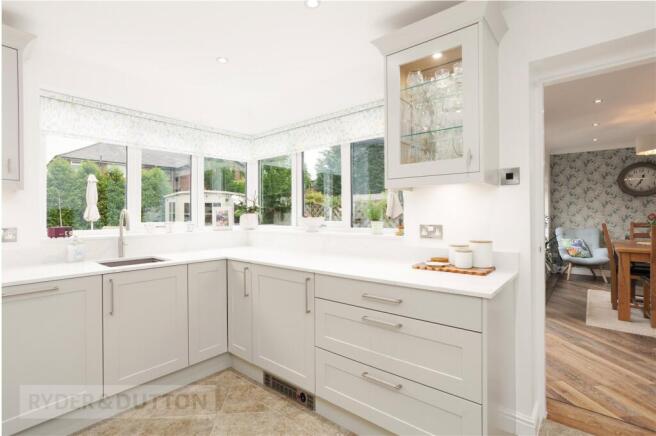 4 bed Semi-Detached for sale Image 6