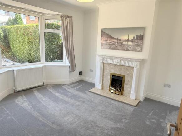 4 bed Semi-Detached for sale Image 4