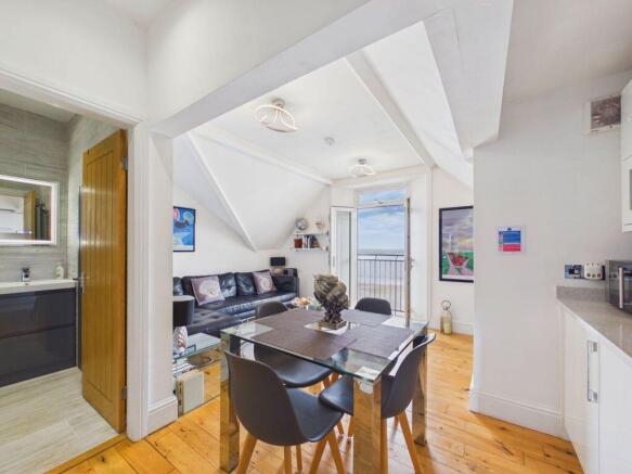 2 bed Apartment for sale Image 5